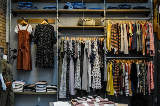 How to Choose the Right Apparel Supplier in the USA: A Retailer’s Guide